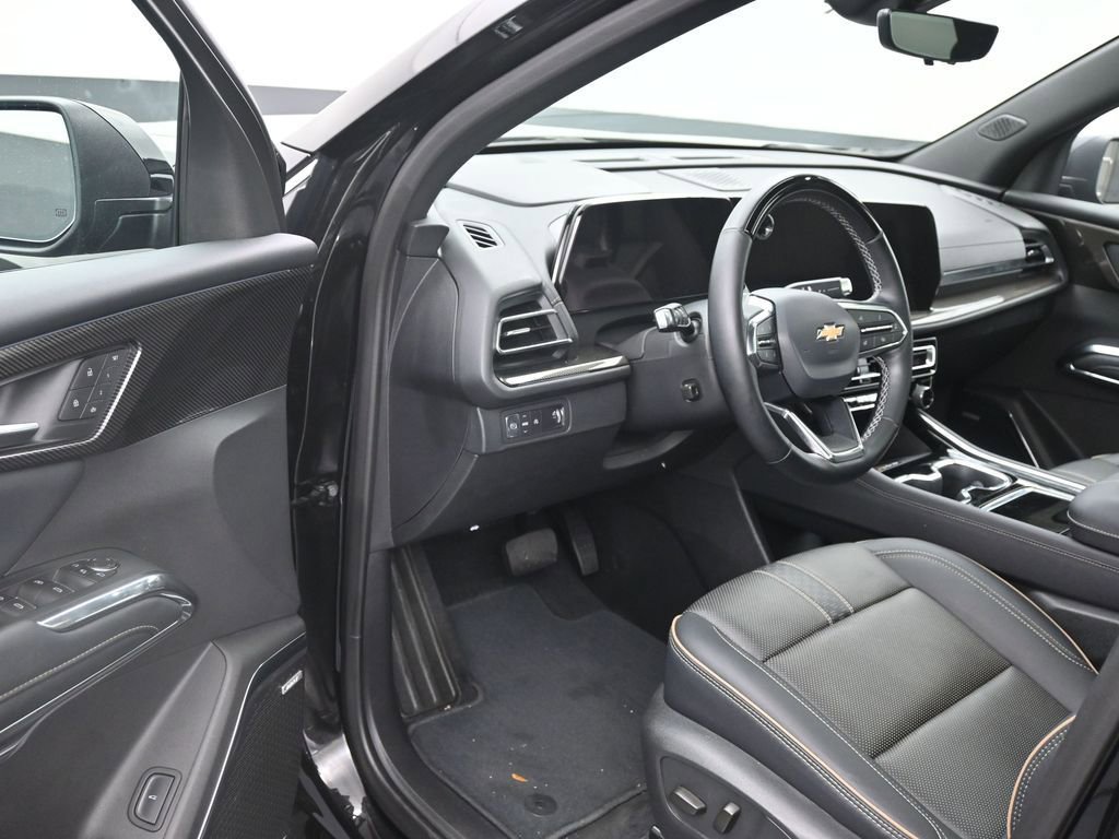 Used 2025 Chevrolet Traverse High Country image 10