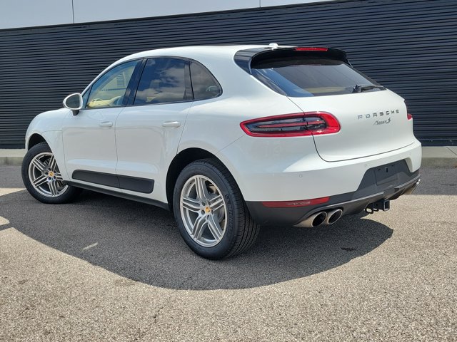 Certified 2016 Porsche Macan S AWD/4WD image 5