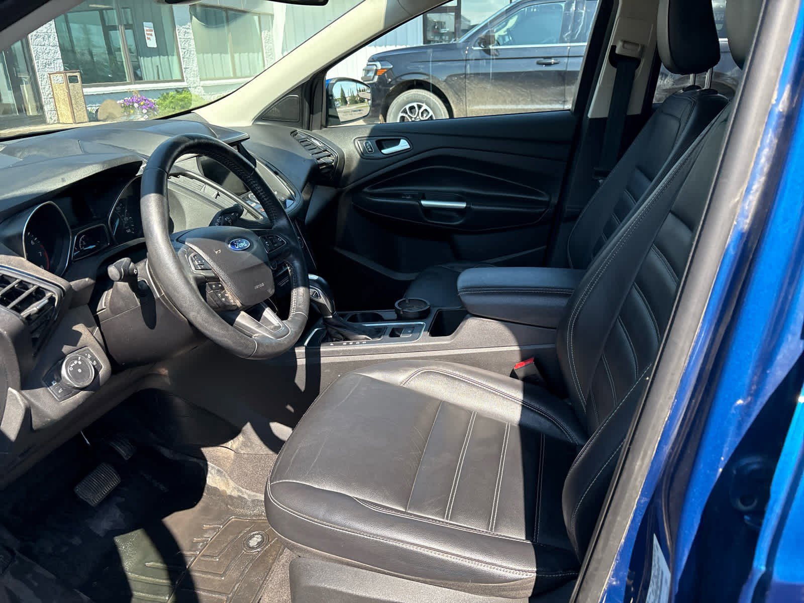 Used 2019 Ford Escape Titanium w/ U9j03 - Titanium Tow Package AWD/4WD image 9