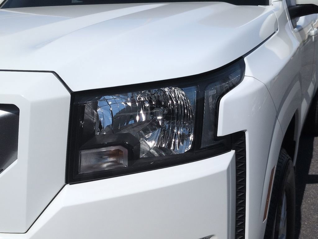 Used 2024 Nissan Frontier SV w/ SV Convenience Package image 8