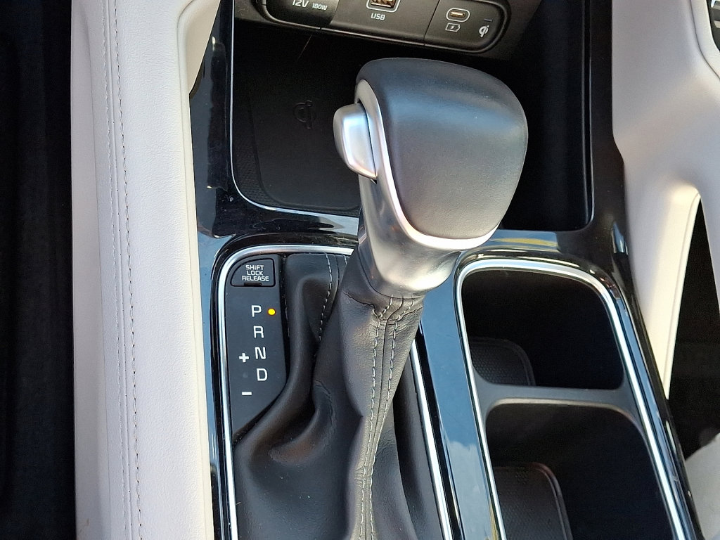 Used 2023 Kia Telluride EX w/ EX Captain's Chair Package image 30