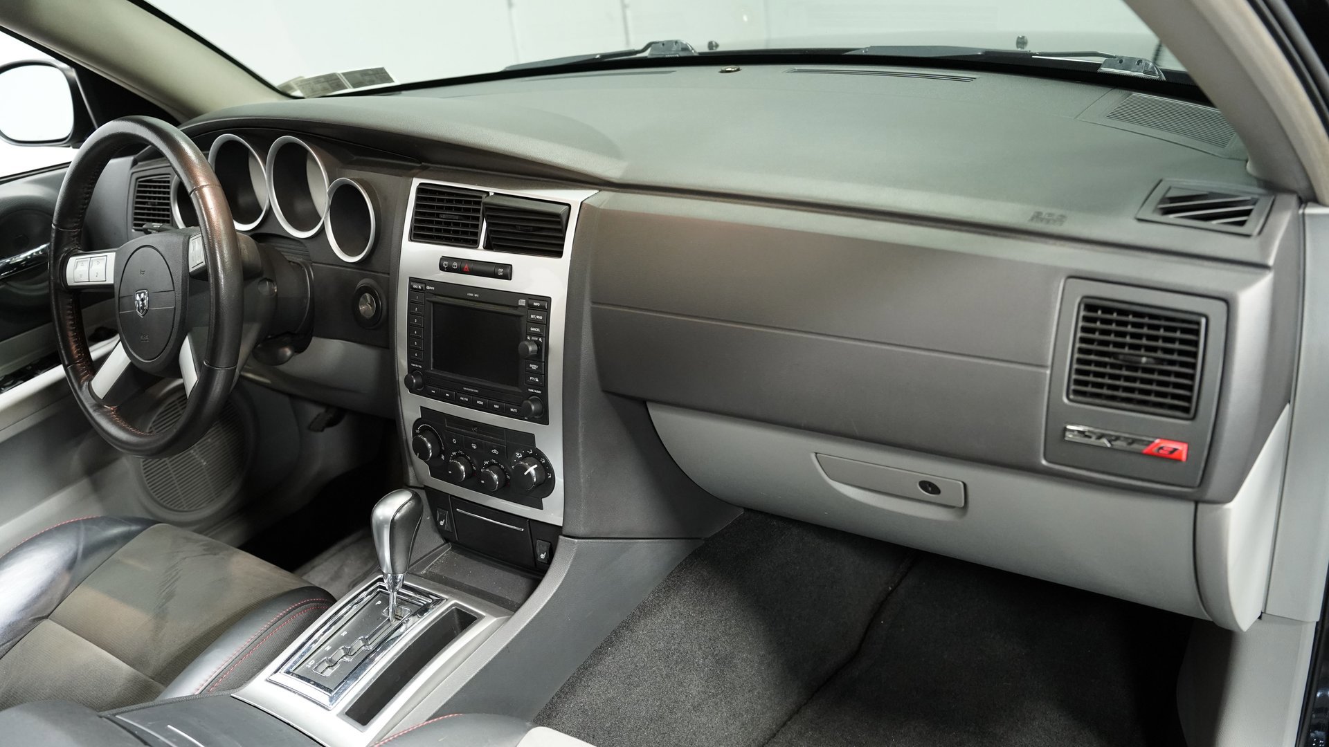 Used 2006 Dodge Magnum SRT8 w/ SRT Option Group III image 40