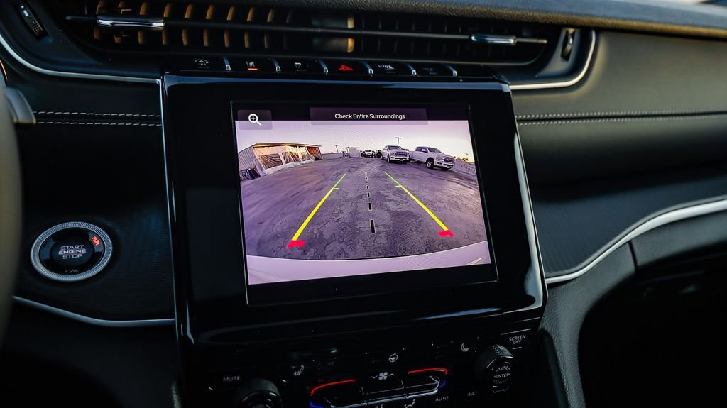 New 2025 Jeep Grand Cherokee L Altitude image 26