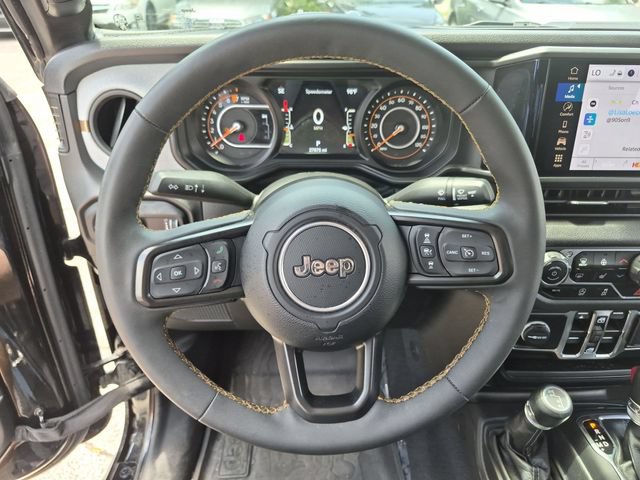 Used 2024 Jeep Gladiator Sport AWD/4WD image 12