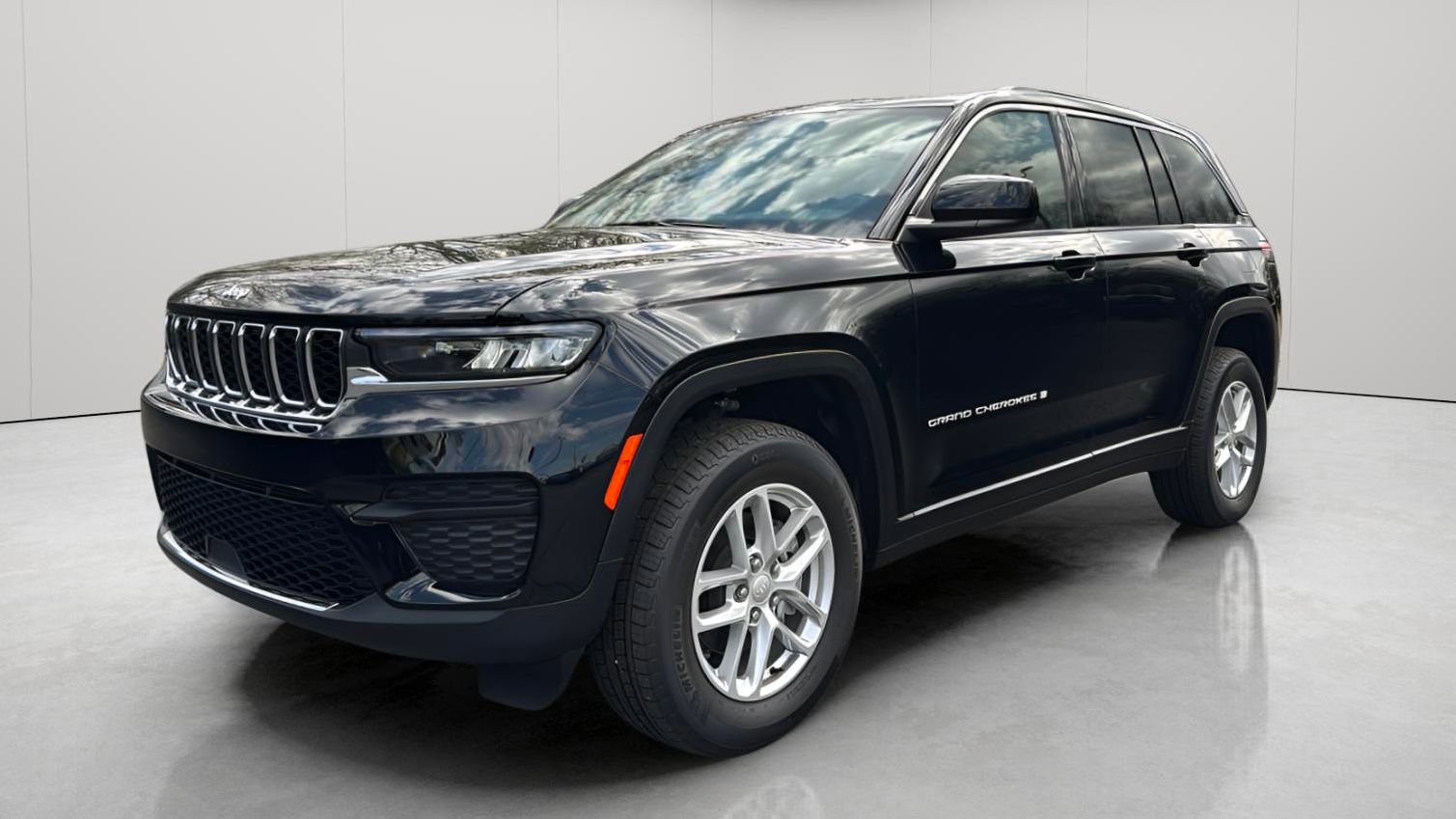 New 2026 Jeep Grand Cherokee Laredo image 10