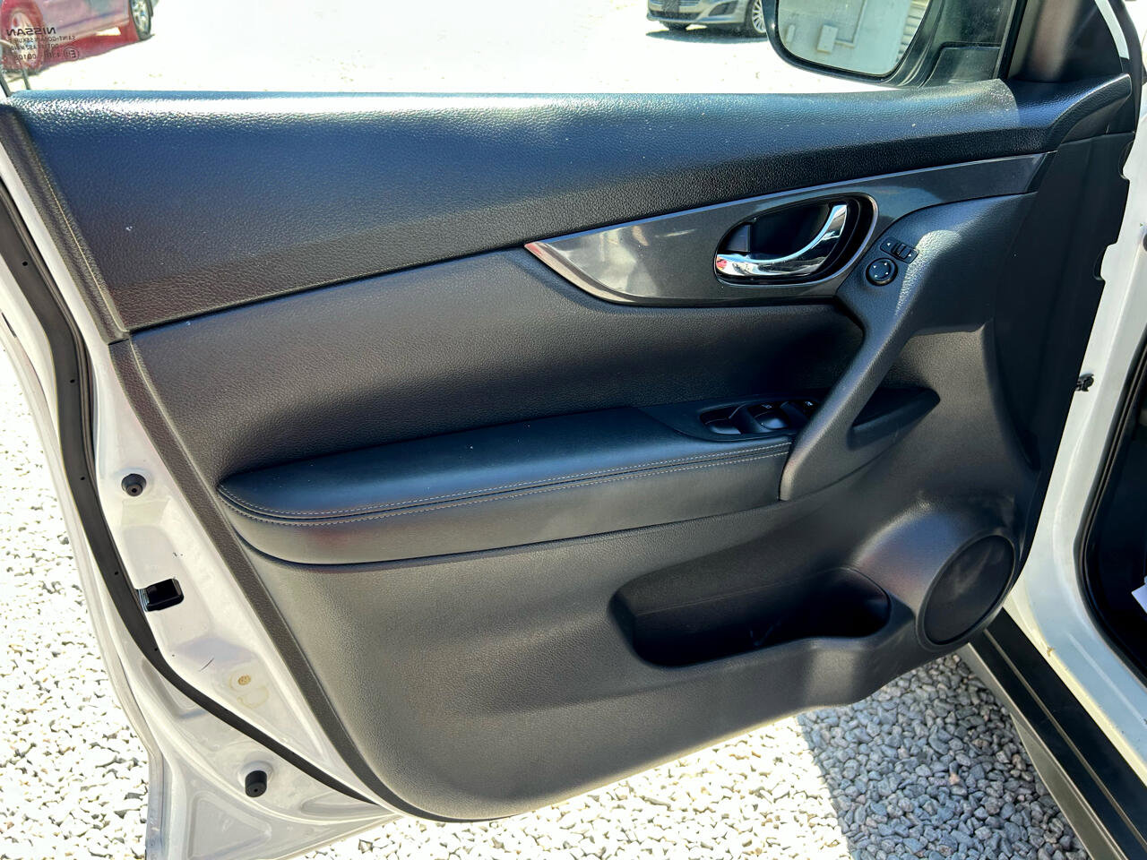 Used 2017 Nissan Rogue S image 10