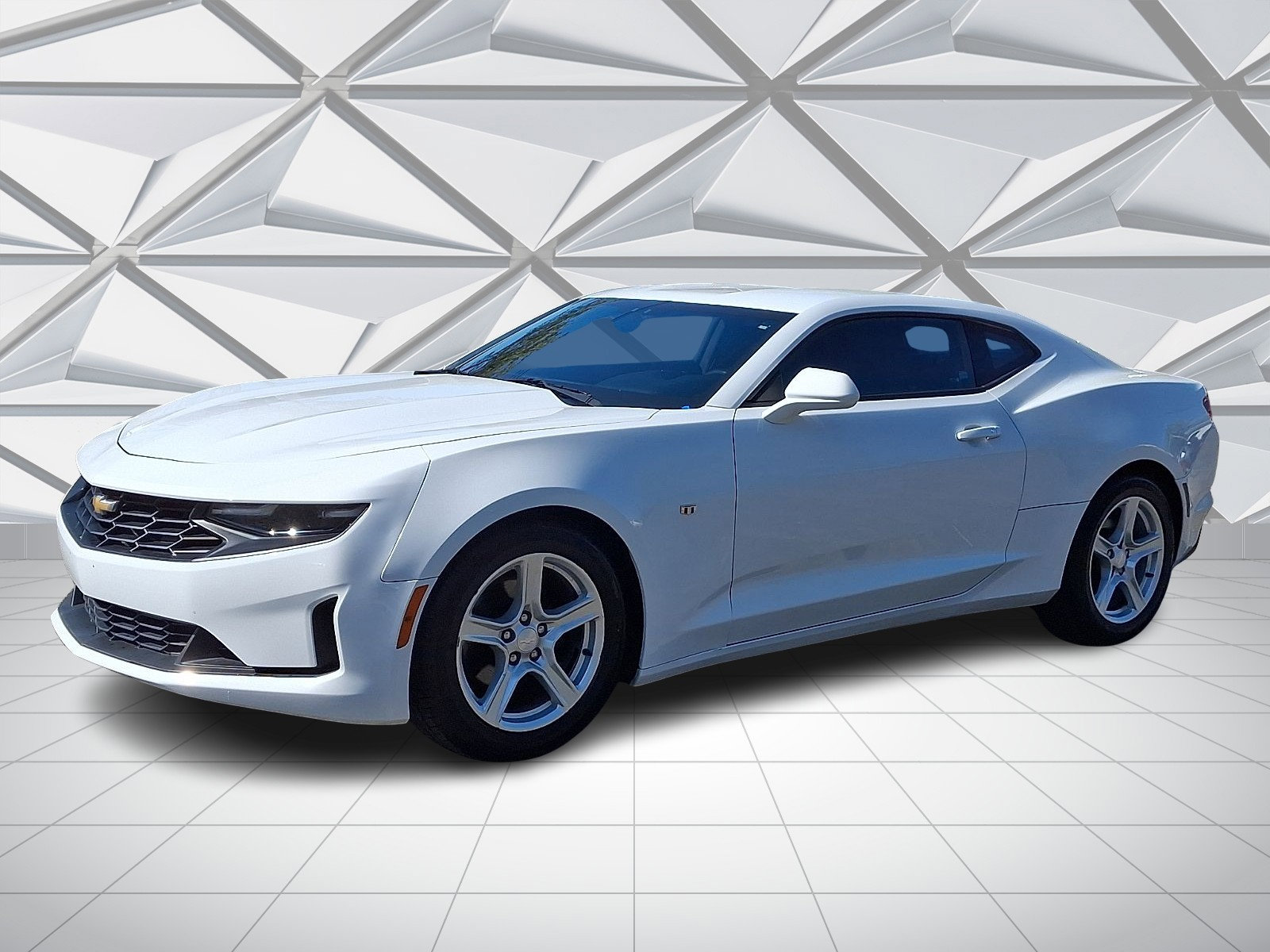 Used 2020 Chevrolet Camaro LT RWD image 5