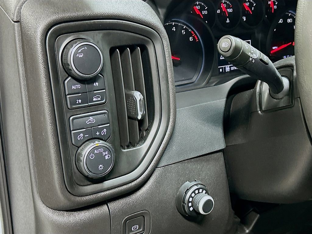 Used 2023 Chevrolet Silverado 1500 Custom image 10