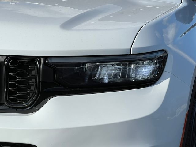 Used 2023 Jeep Grand Cherokee L Laredo image 41