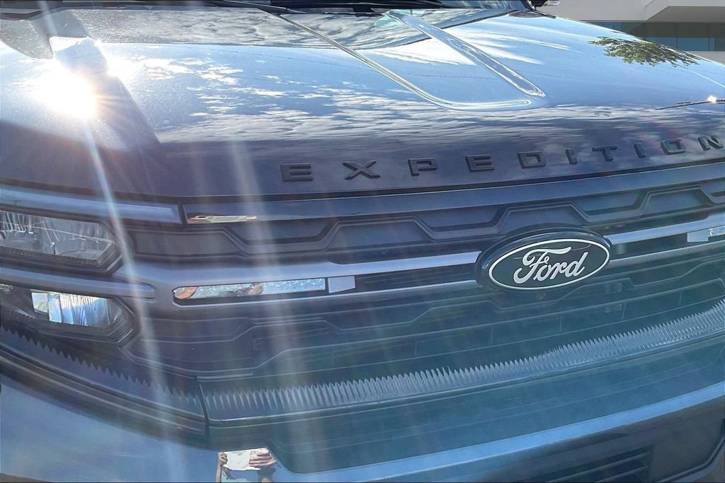 Used 2025 Ford Expedition Tremor AWD/4WD image 34