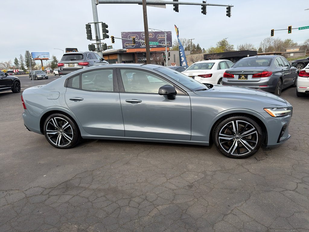Used 2022 Volvo S60 B5 R-Design w/ Climate Package image 9