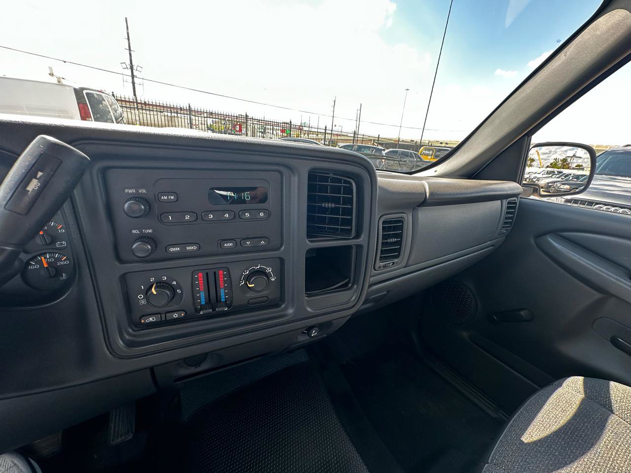 Used 2005 Chevrolet Silverado 1500 W/T RWD image 41