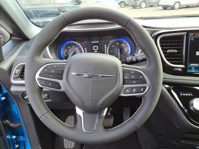 New 2026 Chrysler Pacifica Select image 18