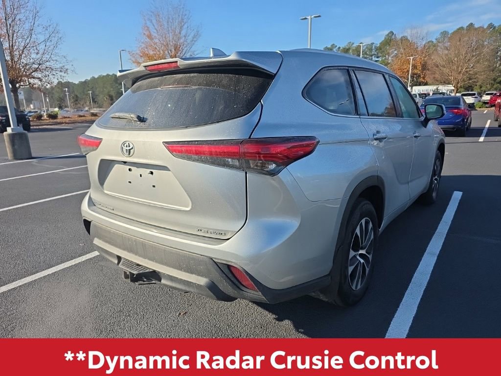 Used 2022 Toyota Highlander XLE image 9