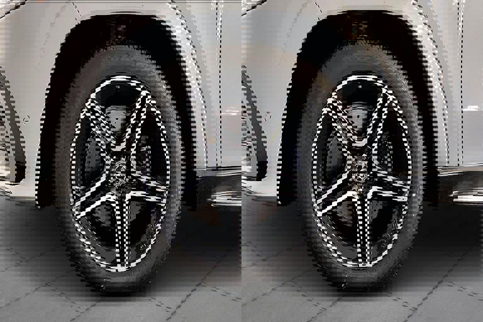 New 2026 Mercedes-Benz GLS 450 4MATIC image 17