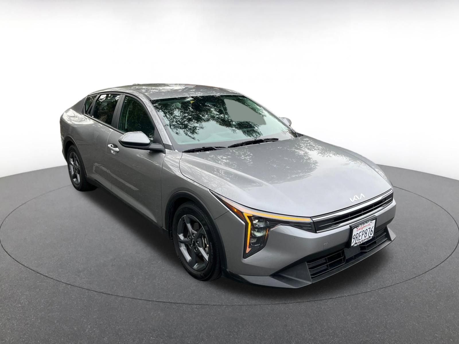 Used 2025 Kia K4 LXS image 1