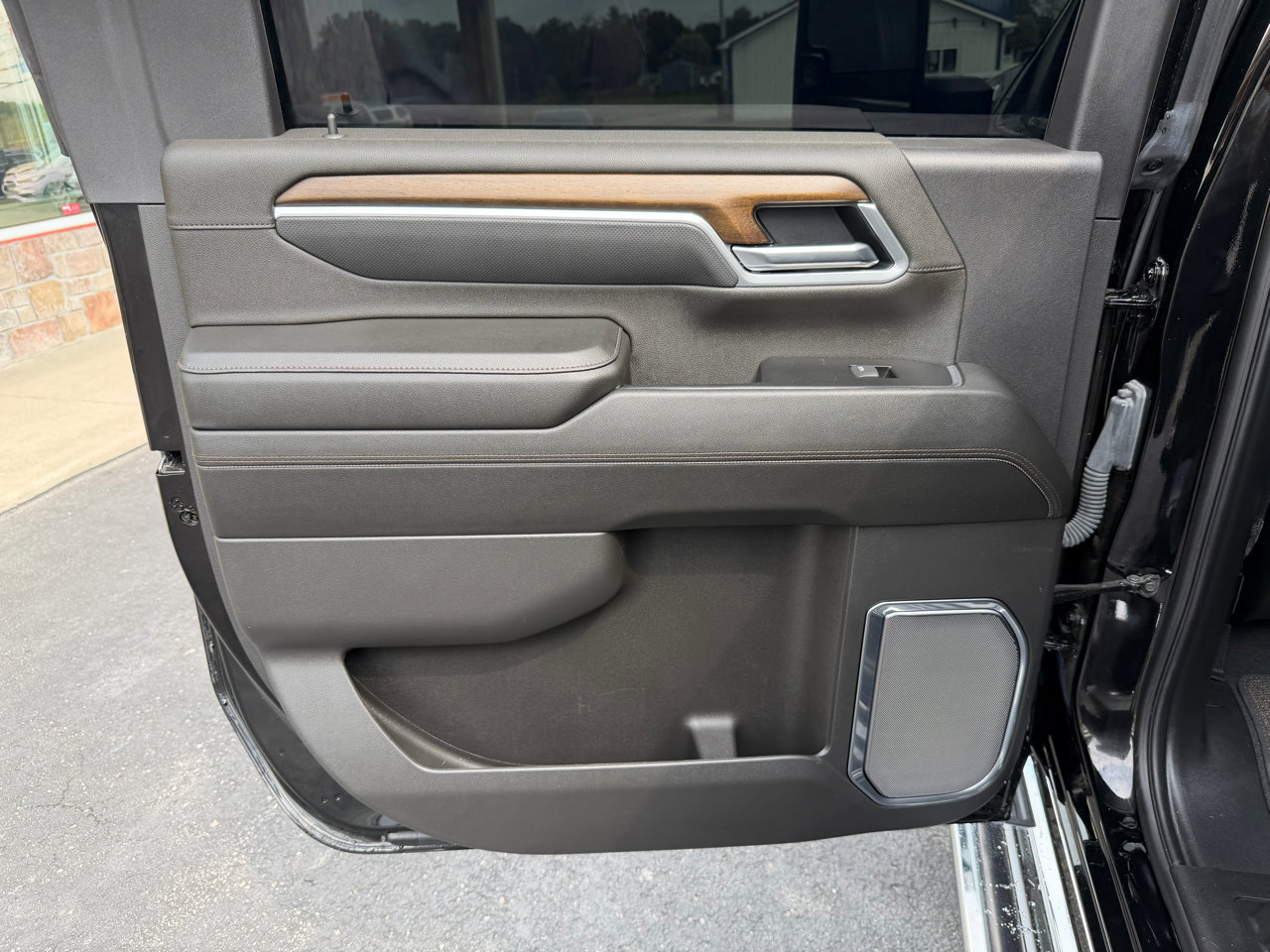 Used 2025 Chevrolet Silverado 2500 High Country w/ Technology Package image 16