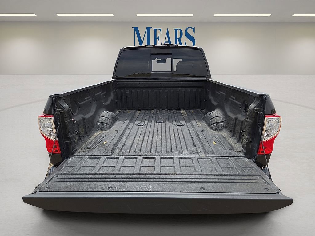 Used 2019 Nissan Titan SV w/ SV Convenience Package image 14