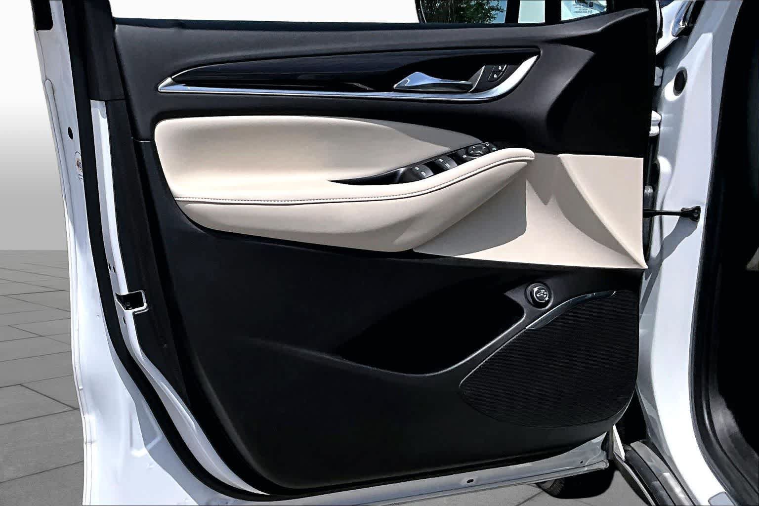 Used 2023 Buick Enclave Essence FWD image 26