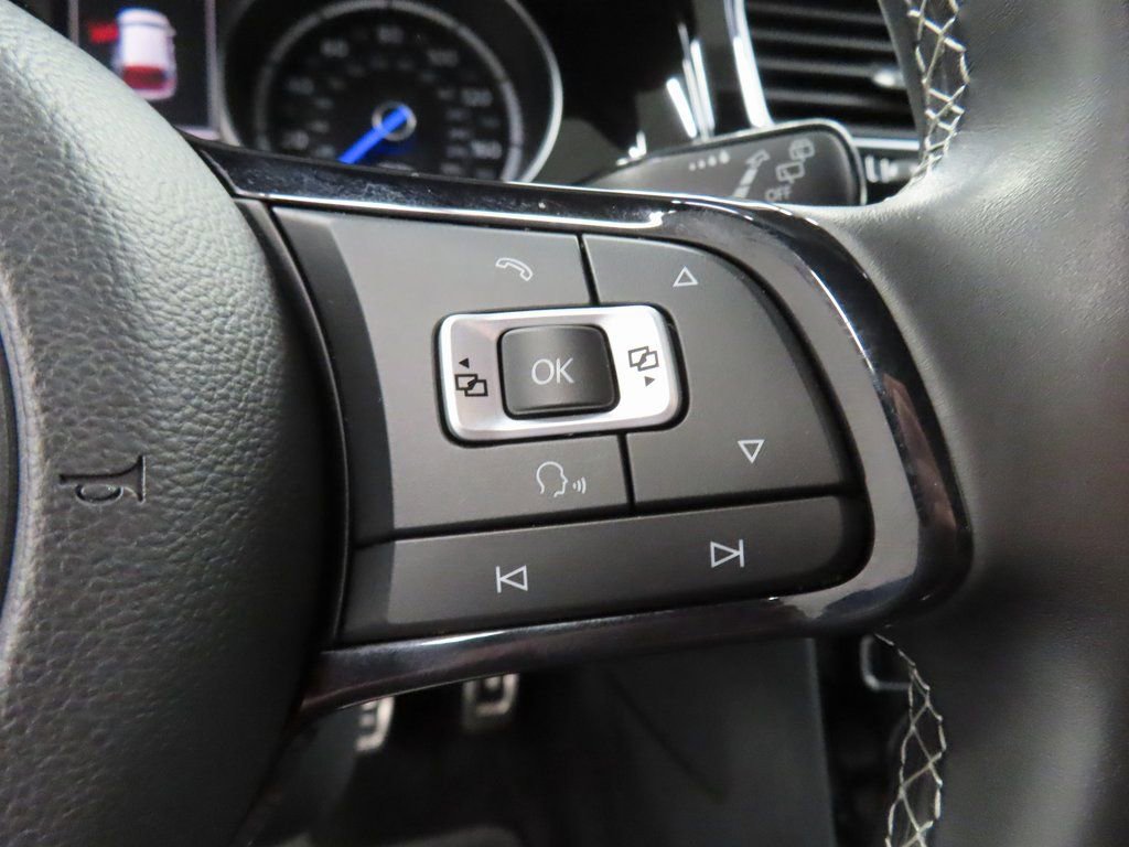 Used 2016 Volkswagen Golf R 4-Door image 43