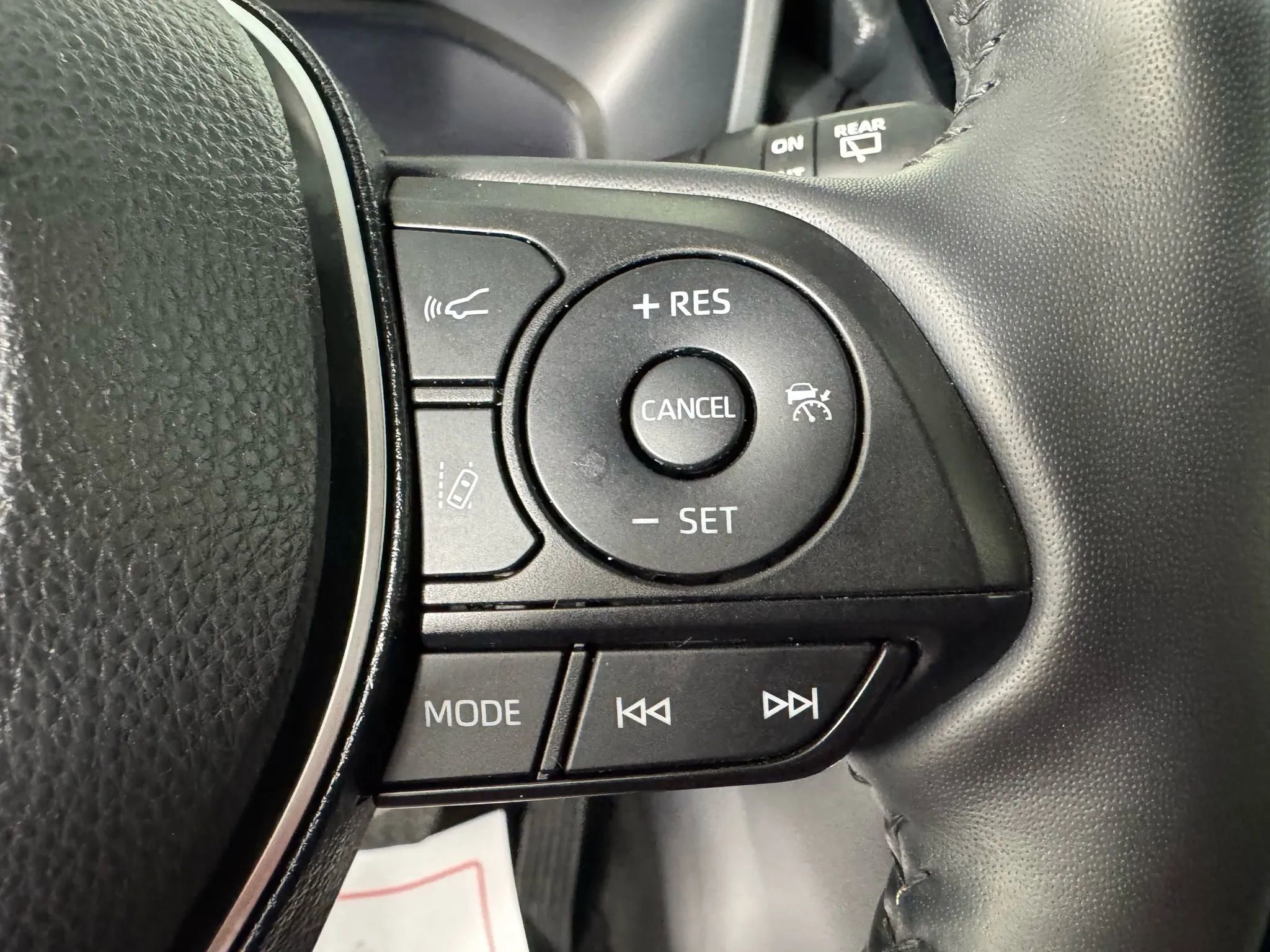 Used 2023 Toyota RAV4 Limited FWD image 17