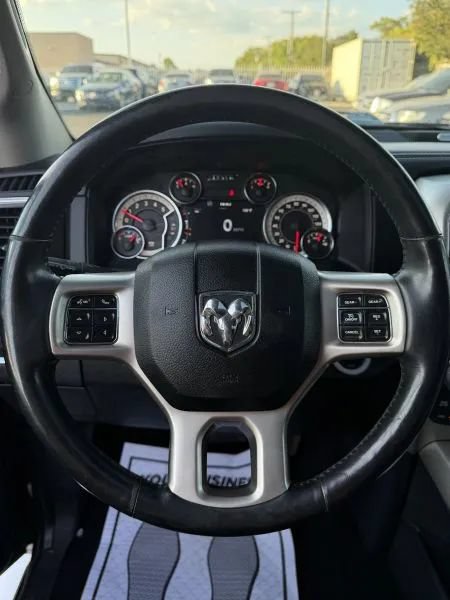 Used 2017 RAM 1500 Laramie w/ Convenience Group AWD/4WD image 28