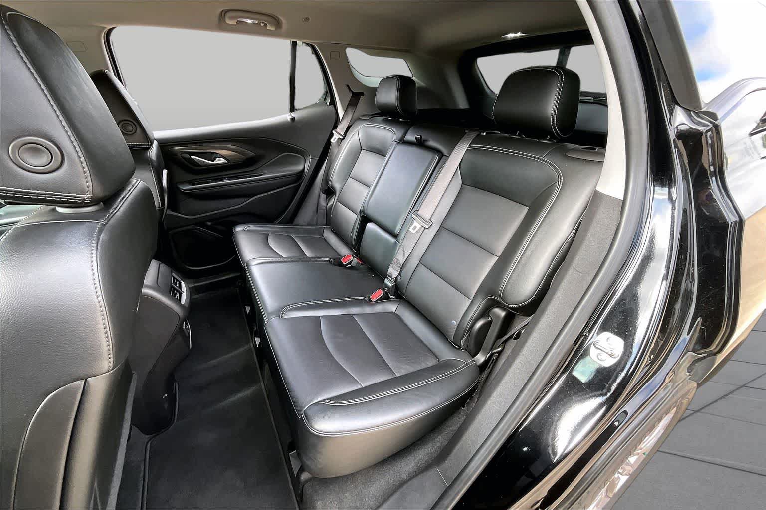 Used 2024 GMC Terrain SLT AWD/4WD image 21