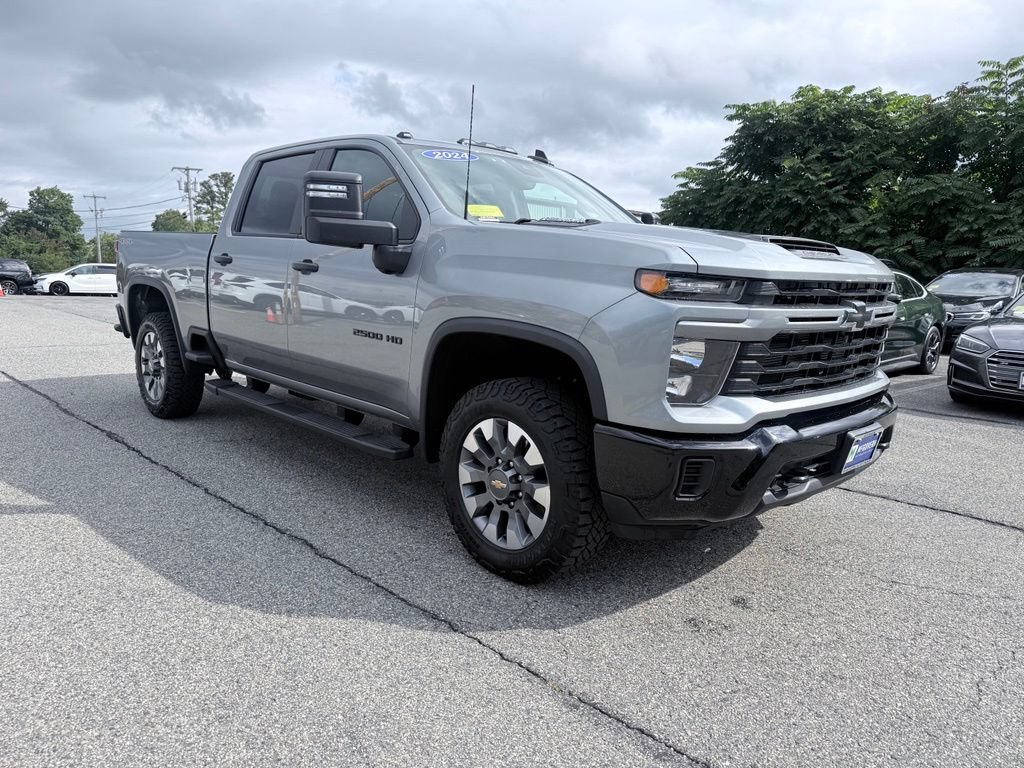 Used 2024 Chevrolet Silverado 2500 Custom w/ Custom Value Package AWD/4WD image 8