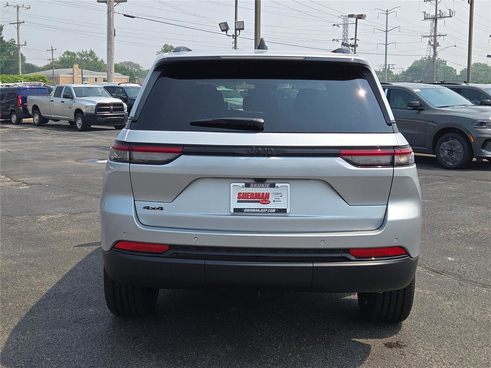 New 2025 Jeep Grand Cherokee Altitude image 15