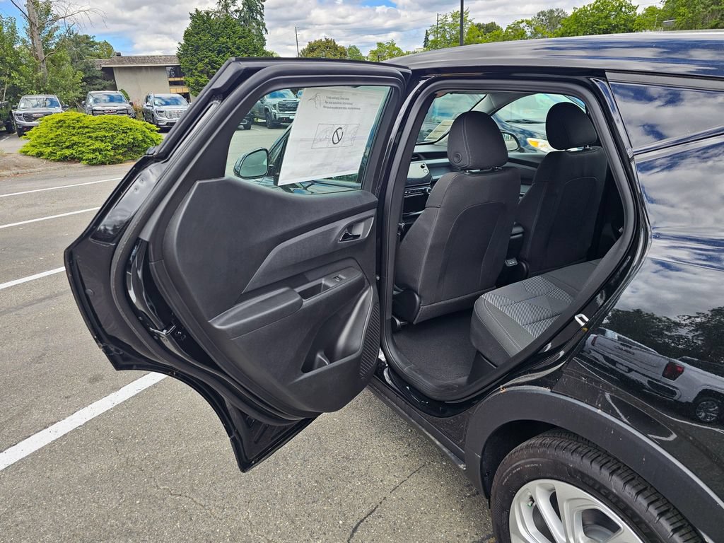 New 2027 Chevrolet Bolt LT w/ Comfort Package FWD image 15