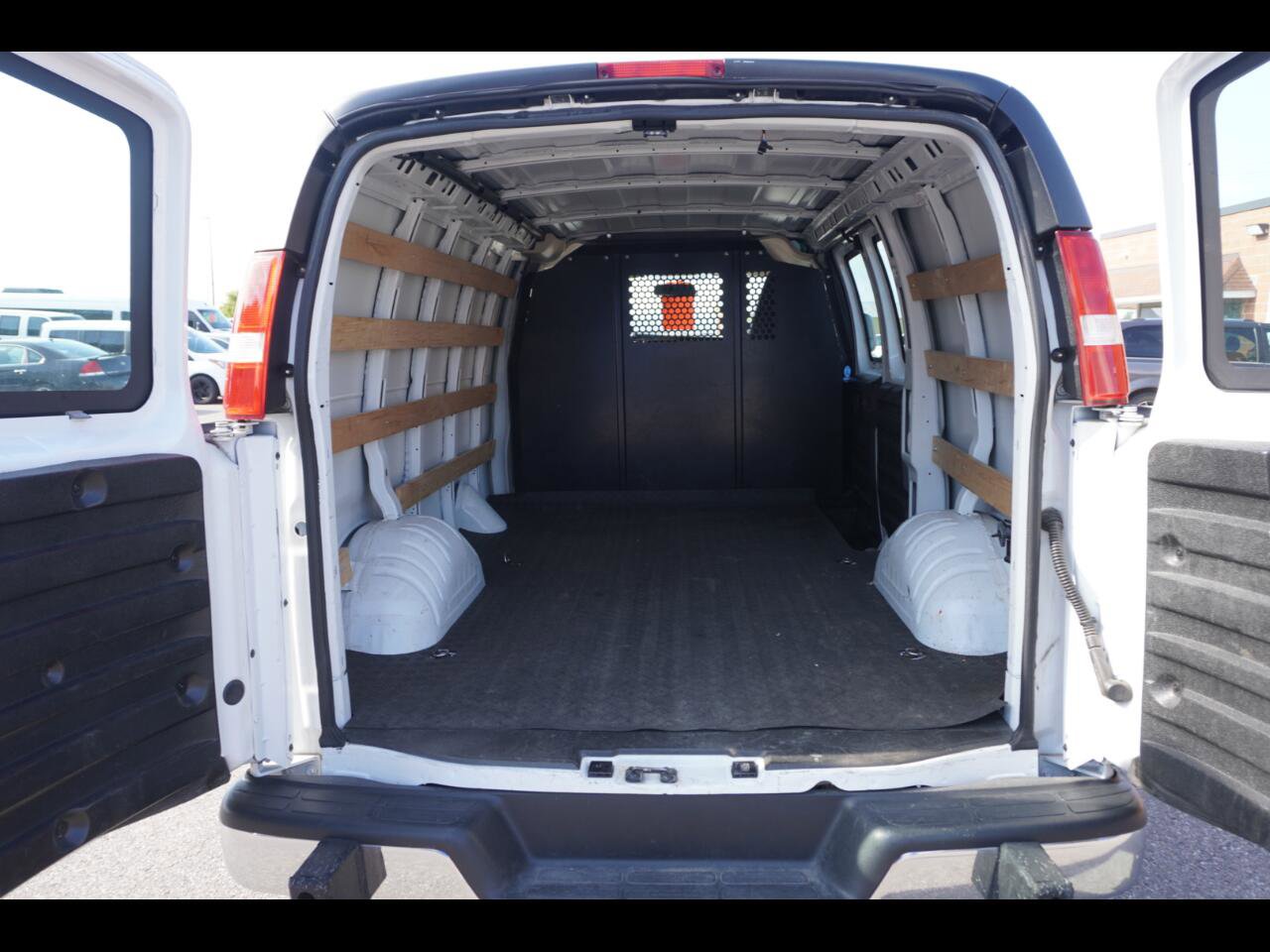 Used 2022 Chevrolet Express 2500 w/ Driver Convenience Package image 15