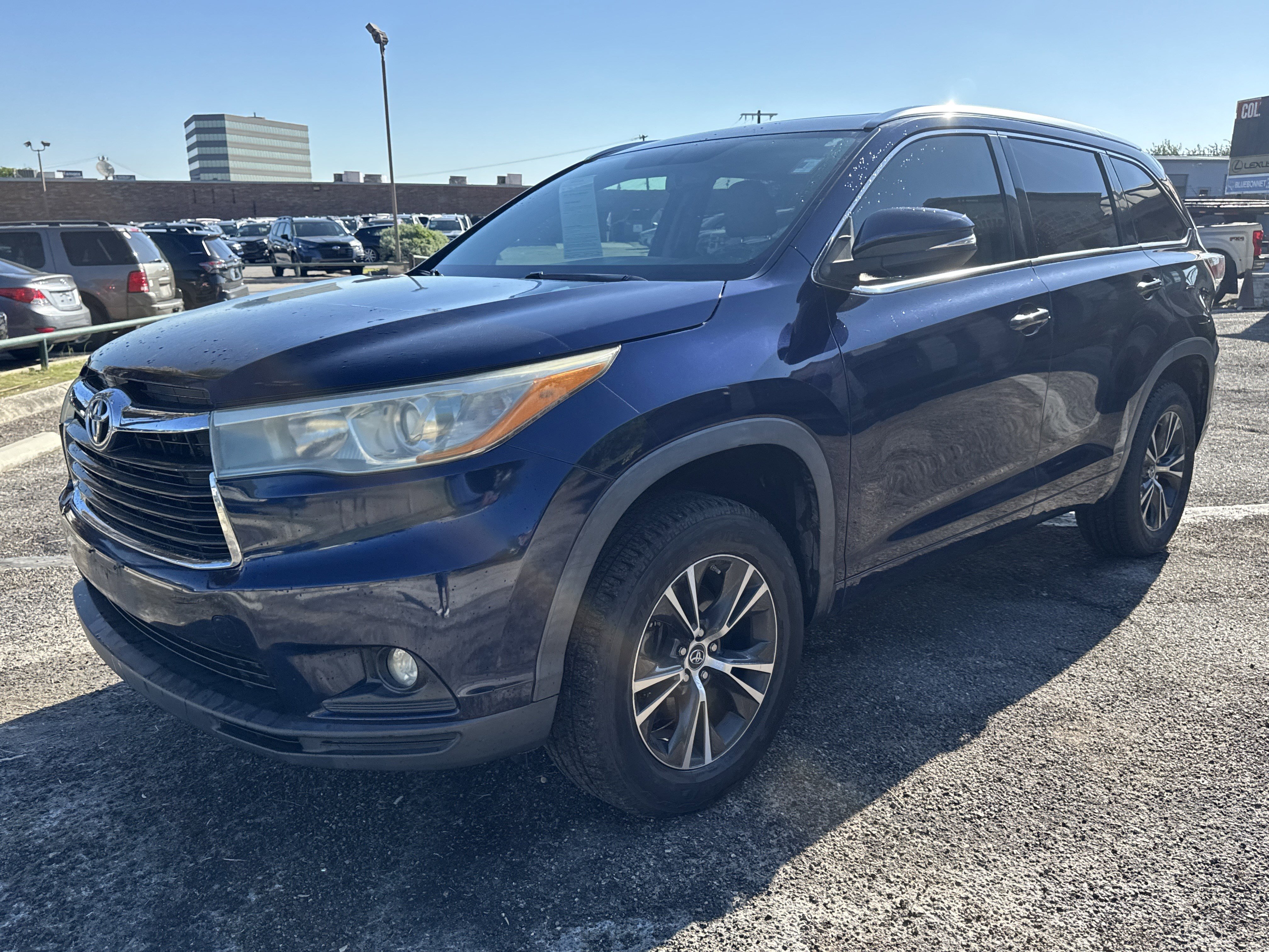 Used 2016 Toyota Highlander XLE FWD image 6