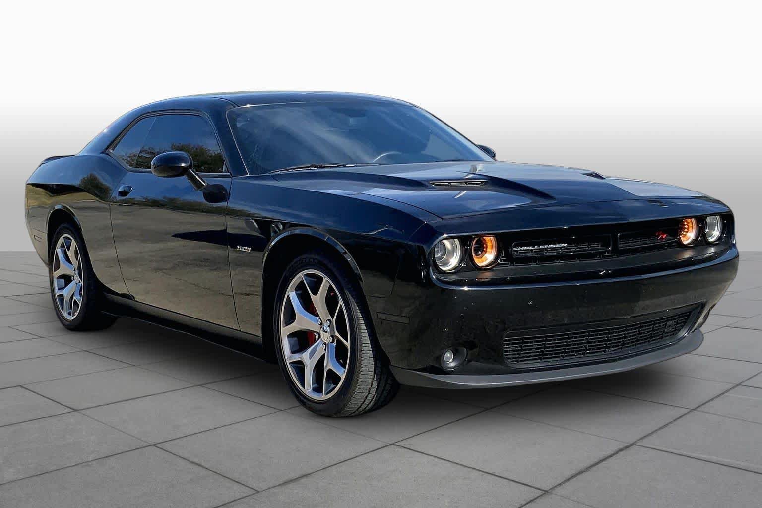Used 2015 Dodge Challenger R/T w/ Quick Order Package 28D R/T RWD image 3