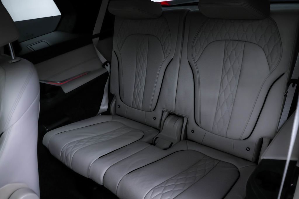 Used 2023 BMW X7 xDrive40i w/ M Sport Package image 20