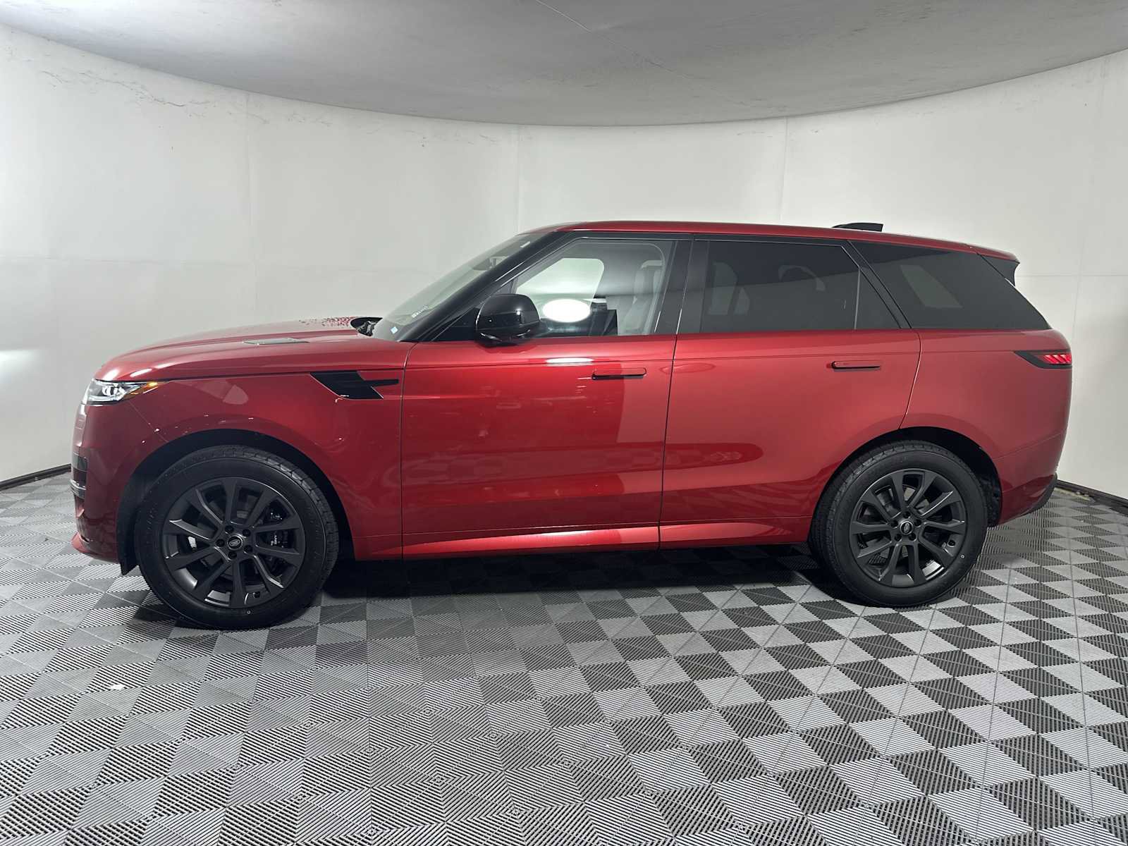 Used 2024 Land Rover Range Rover Sport Dynamic SE image 8
