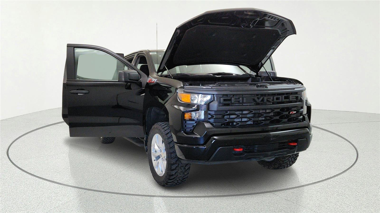 Used 2025 Chevrolet Silverado 1500 Custom Trail Boss AWD/4WD image 5