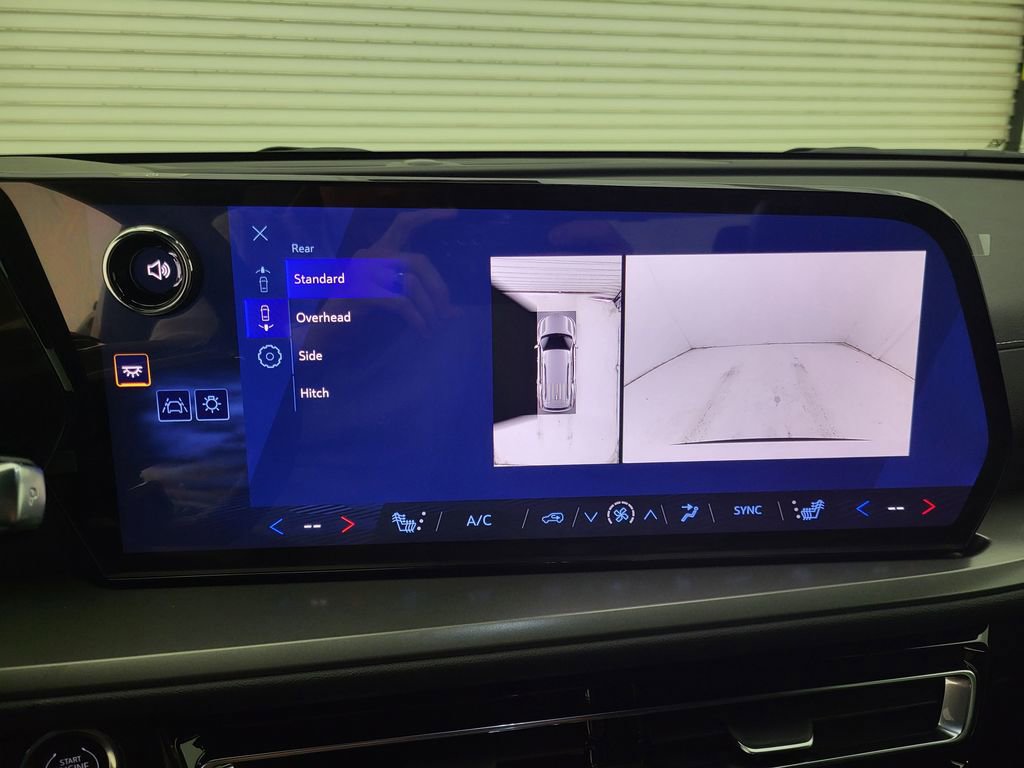 New 2026 Chevrolet Traverse LT w/ Driver Confidence Package FWD image 9