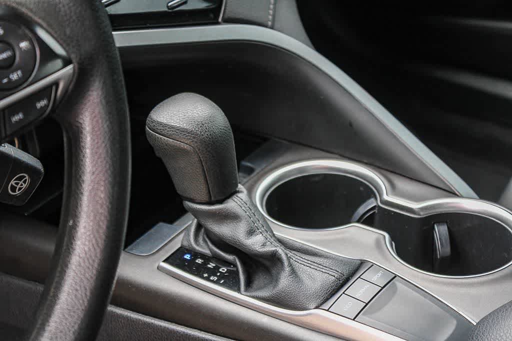 Used 2022 Toyota Camry LE FWD image 13
