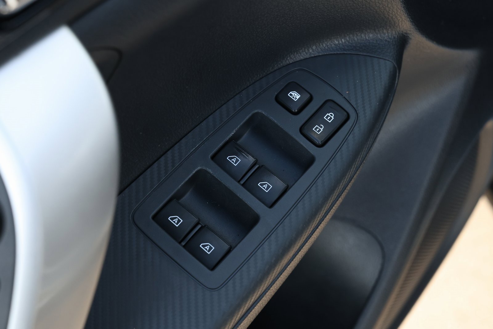 Used 2022 Mitsubishi Eclipse Cross SE image 29