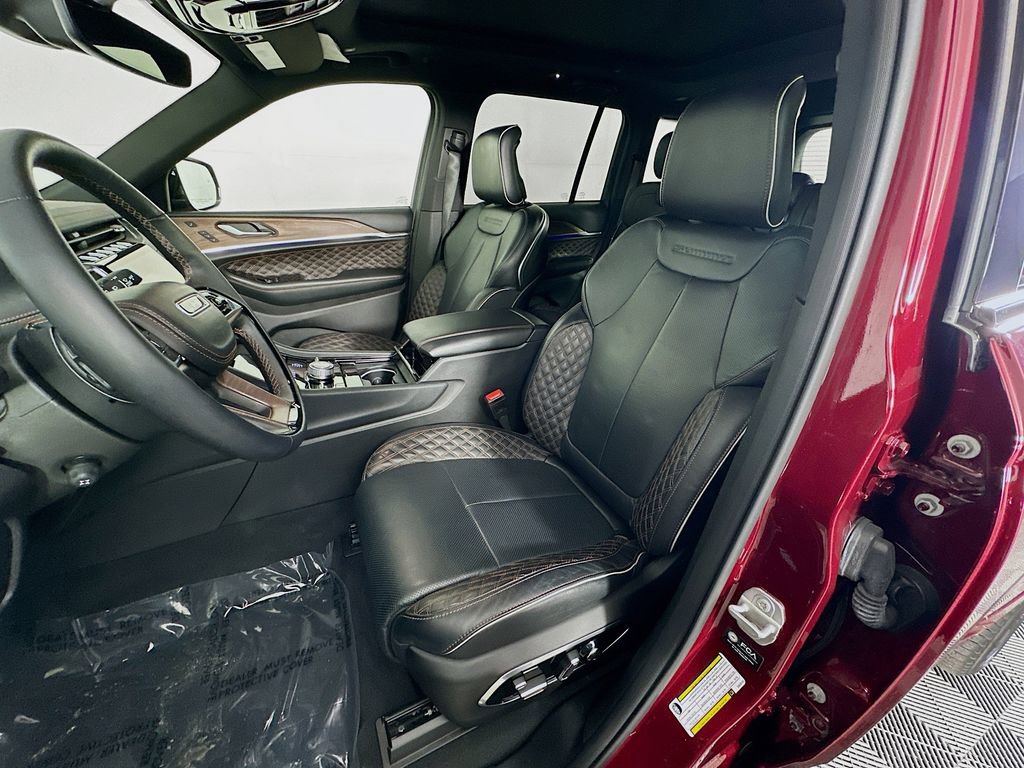 Certified 2025 Jeep Grand Cherokee Summit image 32