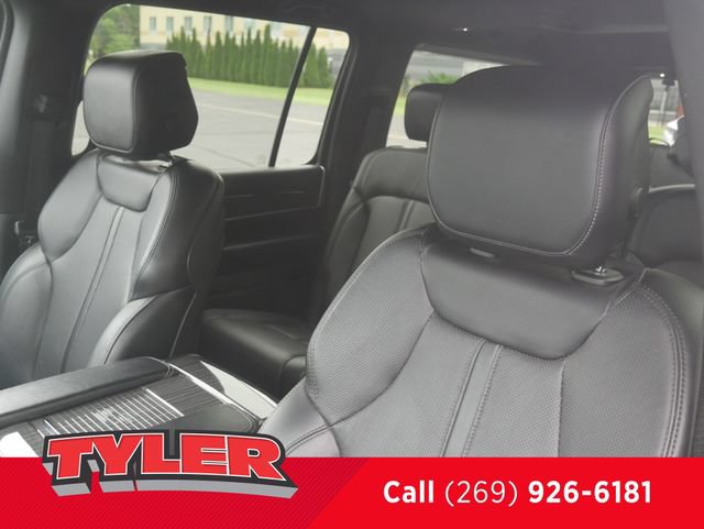 Used 2022 Jeep Wagoneer Series III w/ Premium Group I AWD/4WD image 36