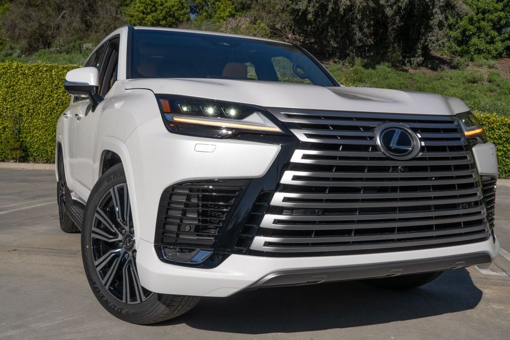 New 2026 Lexus LX 600 4WD w/ Luxury Package image 6