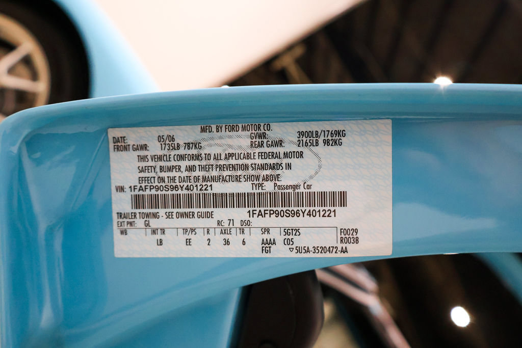 Used 2006 Ford GT RWD image 89
