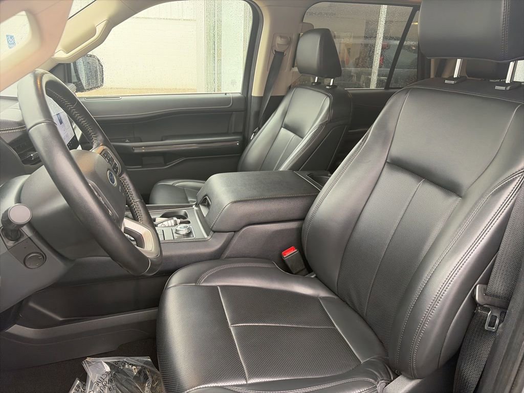 Used 2024 Ford Expedition Max XLT image 12