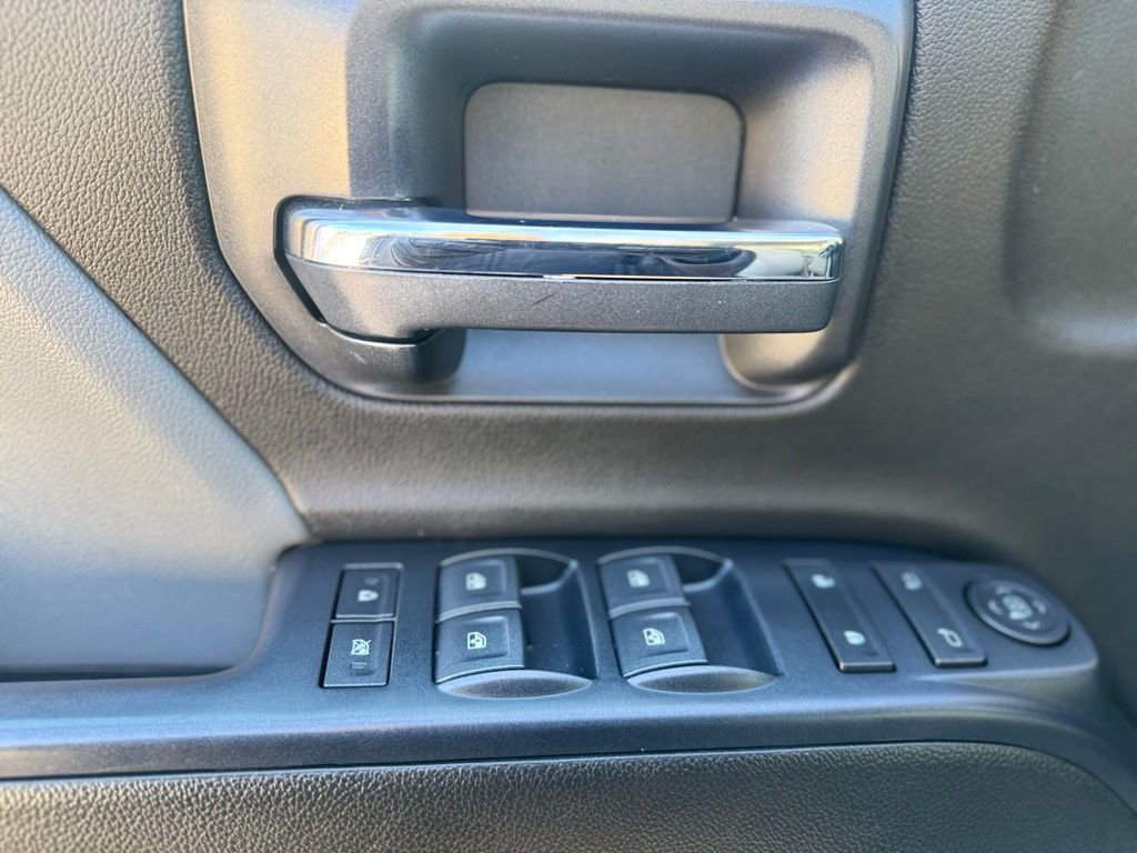 Used 2018 Chevrolet Silverado 1500 Custom w/ Custom Value Package image 14