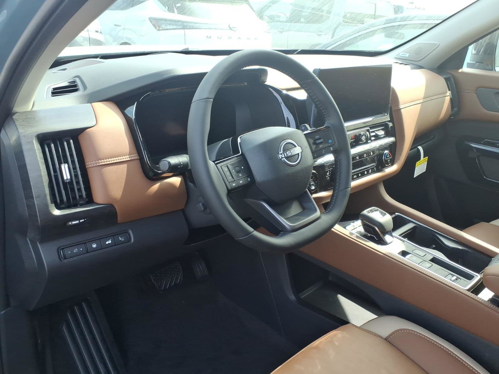 New 2026 Nissan Pathfinder Platinum FWD image 5