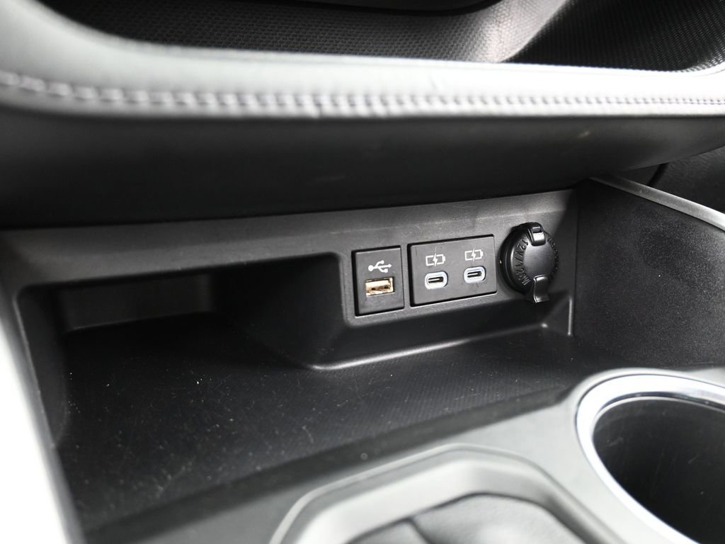 Used 2023 Toyota Highlander LE image 29