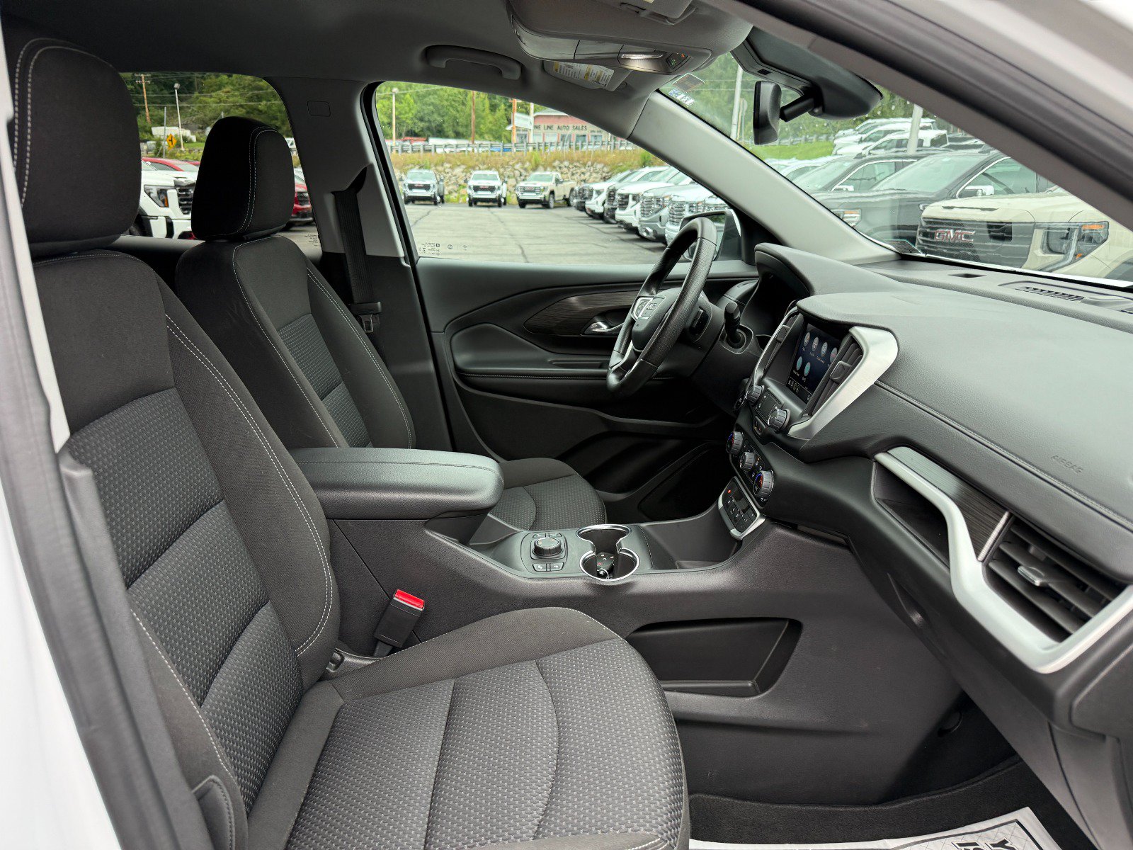 Used 2024 GMC Terrain SLE w/ Driver Convenience Package AWD/4WD image 21