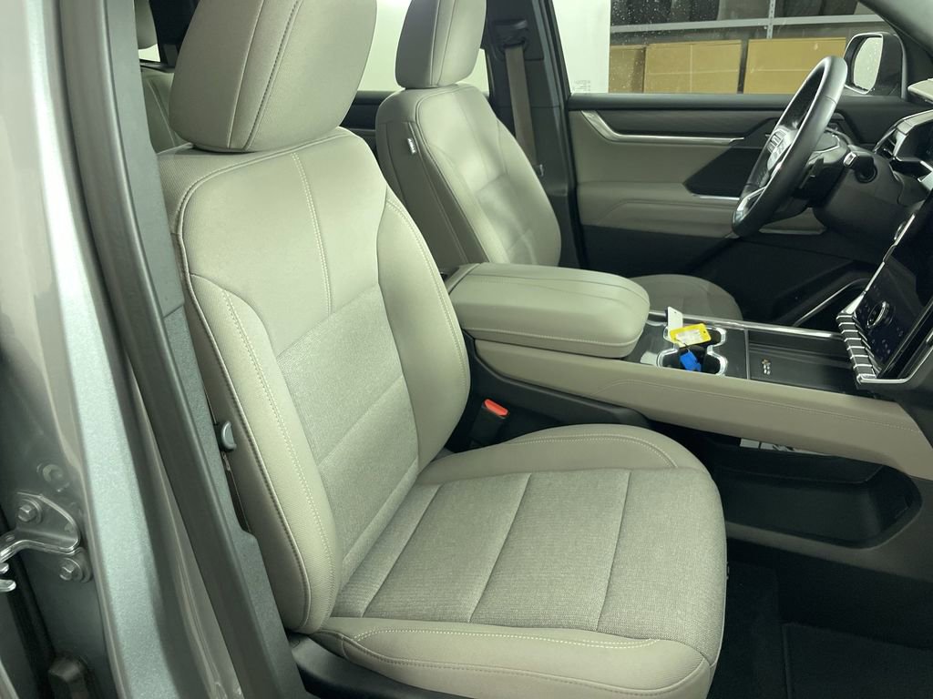 New 2025 GMC Acadia Elevation image 27