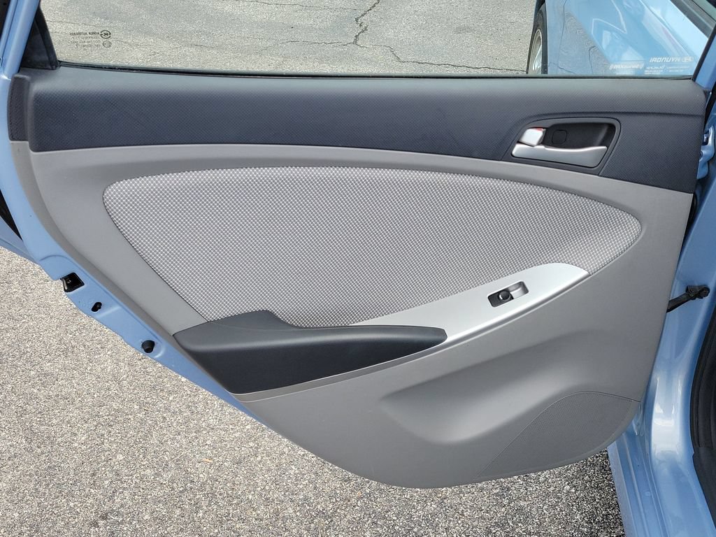 Used 2013 Hyundai Accent GS FWD image 8